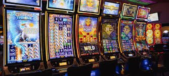 Antarmuka aplikasi mobile megawin228 menampilkan dashboard sportsbook, live-dealer, dan slot games